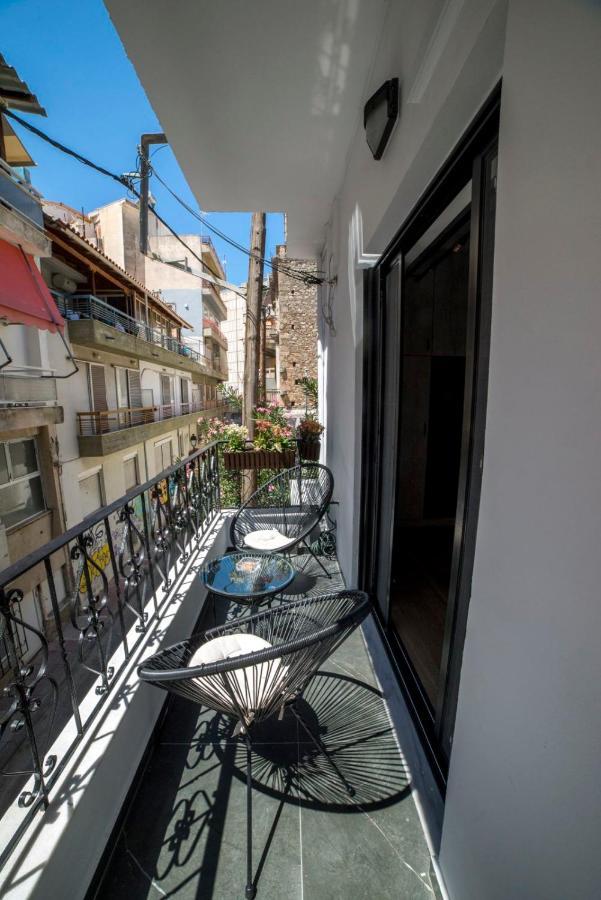 Luxurious Apartment In The Heart Of Town ! Loutraki  Exterior photo