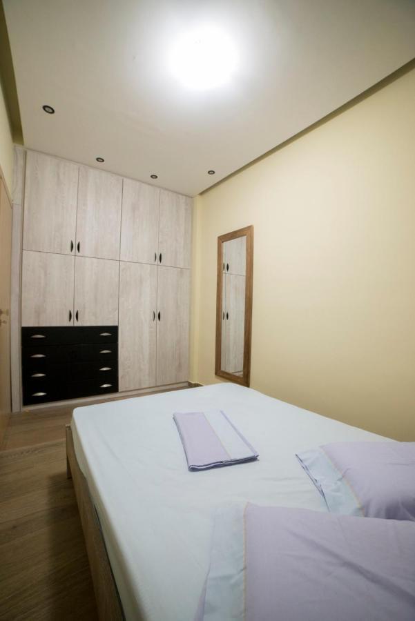 Luxurious Apartment In The Heart Of Town ! Loutraki  Exterior photo
