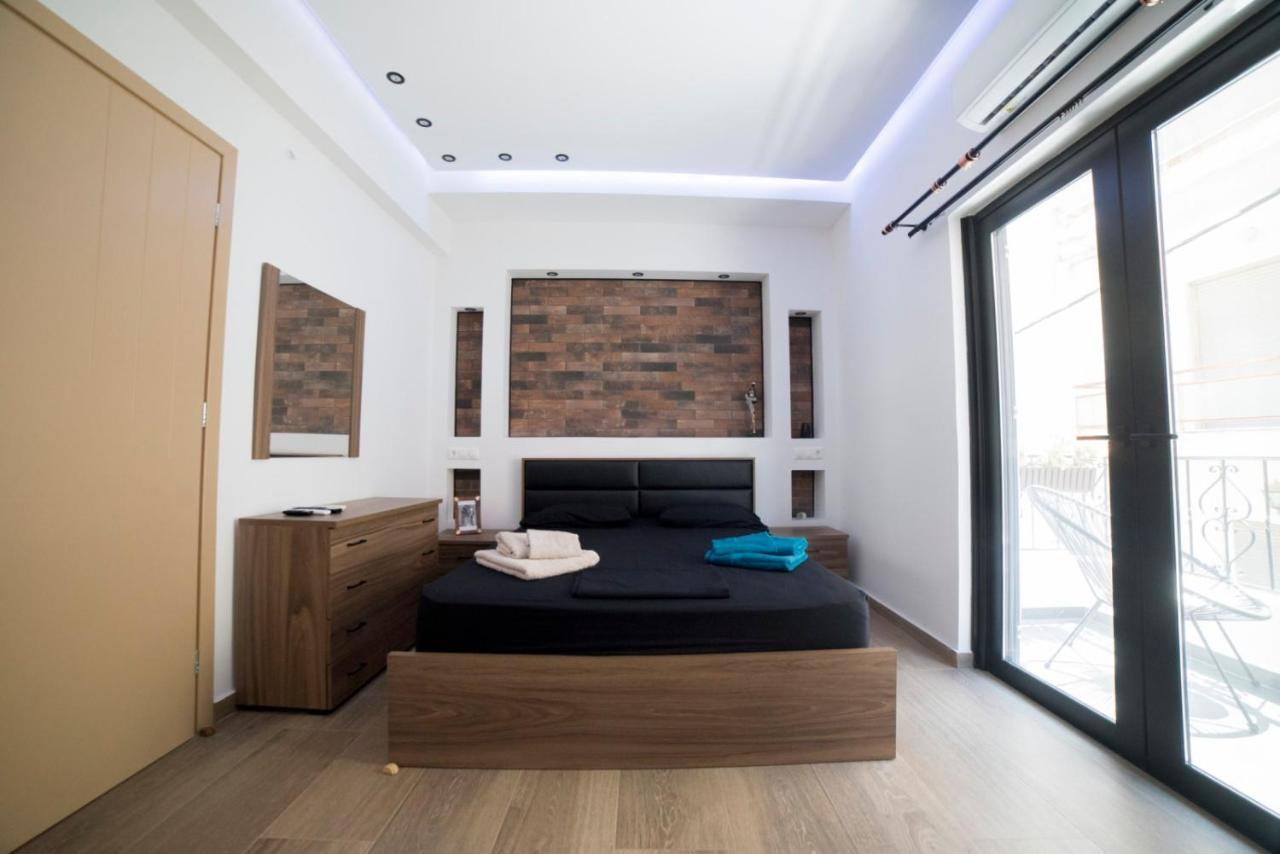 Luxurious Apartment In The Heart Of Town ! Loutraki  Exterior photo
