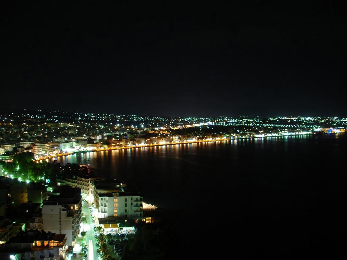 Luxurious Apartment In The Heart Of Town ! Loutraki  Exterior photo